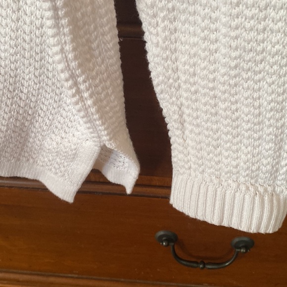 Women’s L white Liz Claiborne cotton v neck sweater with navy and gray trim - Picture 3 of 3